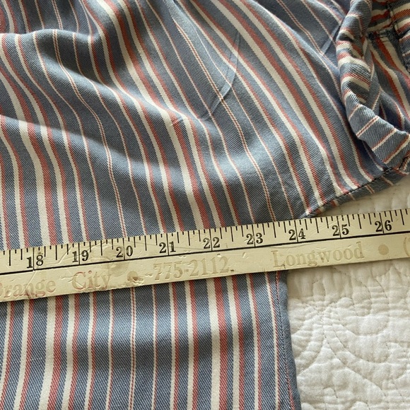 Universal Thread Button Down Short Sleeve Striped Shirt Size Large - Picture 9 of 11